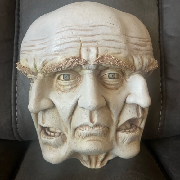 Design Toscano Faces of a Nightmare Gothic Wall Sculpture. Ancient Ivory. 9x8” - Picture 1 of 7